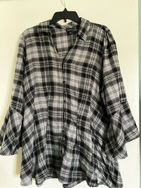 Torrid Black & White Plaid Button-Front Women's Top
